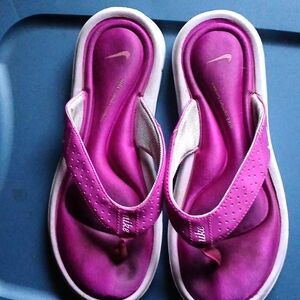 Nike flip flops